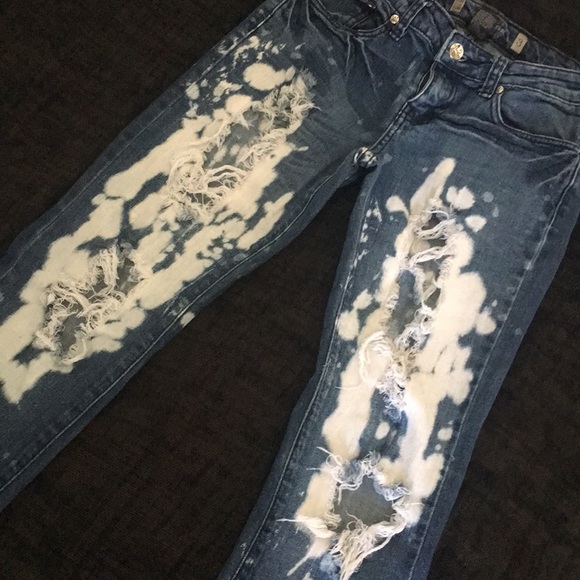 ⭐️Rampage Juniors Blenched, Ripped/Distressed Straight Leg Blue Denim Jeans - Picture 7 of 11